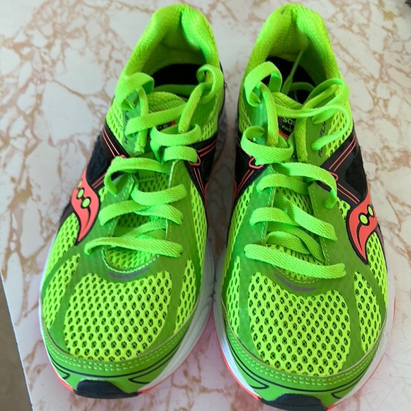 Ladies shoes - Picture 1 of 8